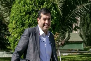 دولت در انتخابات فدراسیون فوتبال، طرف هیچ‌کس نیست