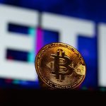 صندوق‌های ETF بیت‌کوین ۶ برابر تولید ماینرها خرید کرده‌اند؛ بازار در آستانه جهش؟
