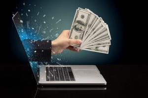 ۸ شغل آنلاین با درآمد دلاری که میتوانید از خانه انجام دهید + فیلم