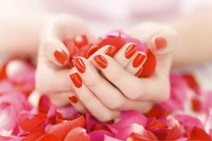 روش خانگی و ساده برای نرم و جوان شدن پوست دست در کمترین زمان + فیلم