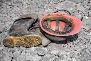 ریزش تونل معدن زغال‌سنگ در سمنگان جان چهار معدنچی را گرفت