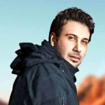 حمله دسته جمعی مردم به خواننده محبوب ایران