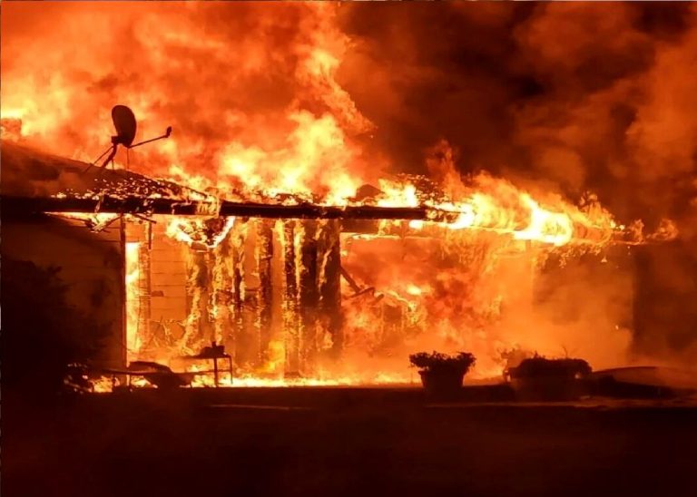 جان باختن ۹ نفر از کارگران یک کارگاه صنعتی بر اثر آتش‌سوزی