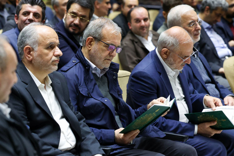 انتقاد تند روزنامه اصلاح طلب از پزشکیان | خیلی زود تنها شده‌اید آقای رئیس جمهور، برای شما کسی نمانده