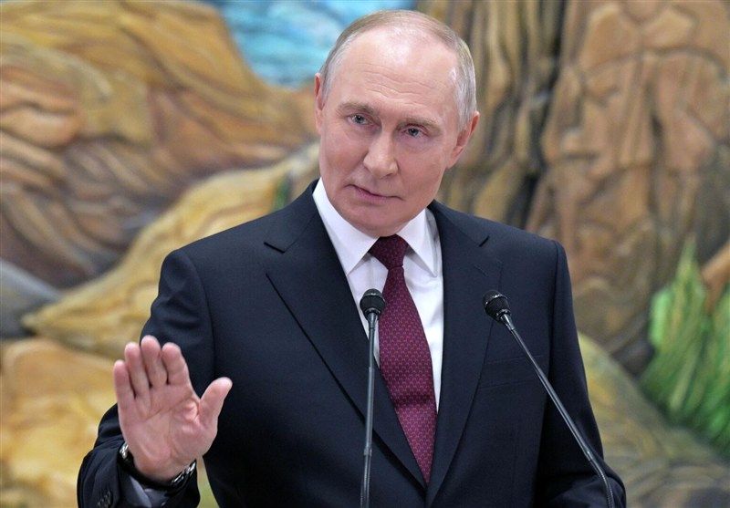 اتفاقی عجیب در نشست خبری پوتین/ خواستگاری غیرمنتظره جلوی رئیس جمهور روسیه+ فیلم