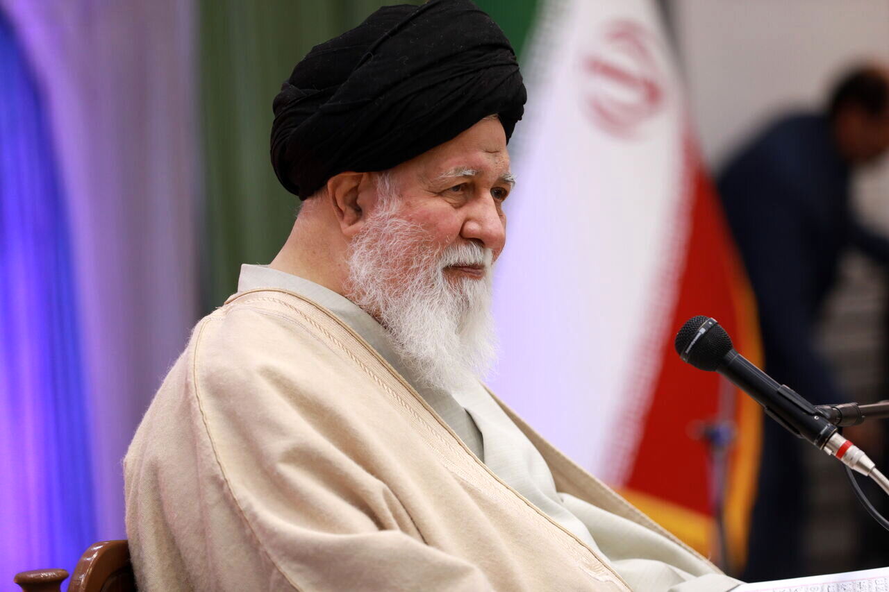 پسر و دختر جوانی که در شب یلدا، دنبال هوس بازی بروند هم گناه کردند هم خیانت به نیاکان ایرانی