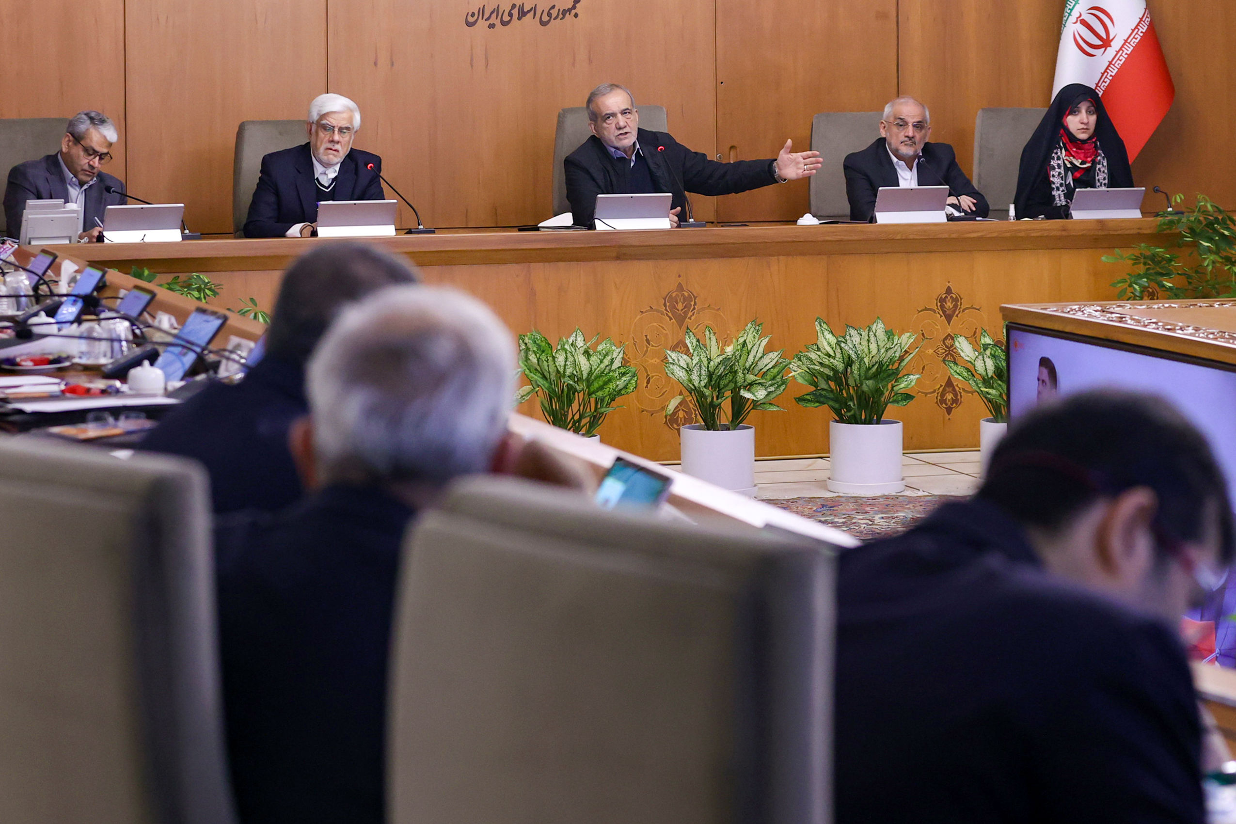 منتجب‌نیا: برخی وزرا باج و سهم جریان خاص بوده اند | بیشتر اعضای دولت باید تغییر کنند