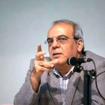 خودفریبی سیاسی از نظر عباس عبدی/ هزینه و فایده در سیاست نامتقارن است/ سیاستمداران دنبال می‌توانند دنبال منافع شخصی یا گروهی باشند اما هزینه‌اش از جیب مردم باشد