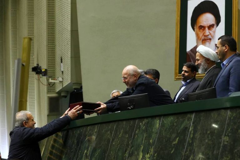 مثبت و منفی لایحه بودجه 1405 | محمودی اصل: عامل تورم توزیع رانت است نه افزایش حقوق کارمندان