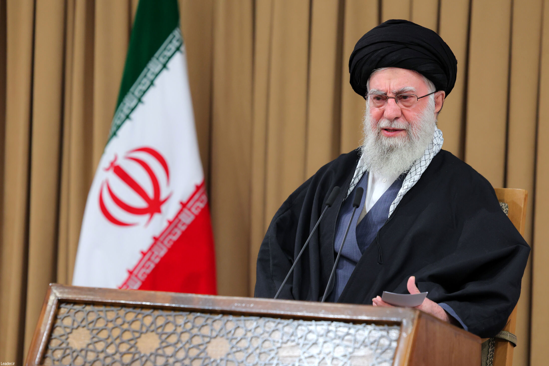 روایت رهبر انقلاب از جامعیت شخصیت آیت‌الله میلانی + فیلم