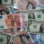 قیمت دلار و یورو در صرافی ملی امروز پنجشنبه ۴ دی1404/کاهش قیمت دلار و یورو