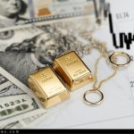 جهش طلا با سایه سیاست و جنگ؛ رکورد ۴۵۳۰ دلاری ثبت شد