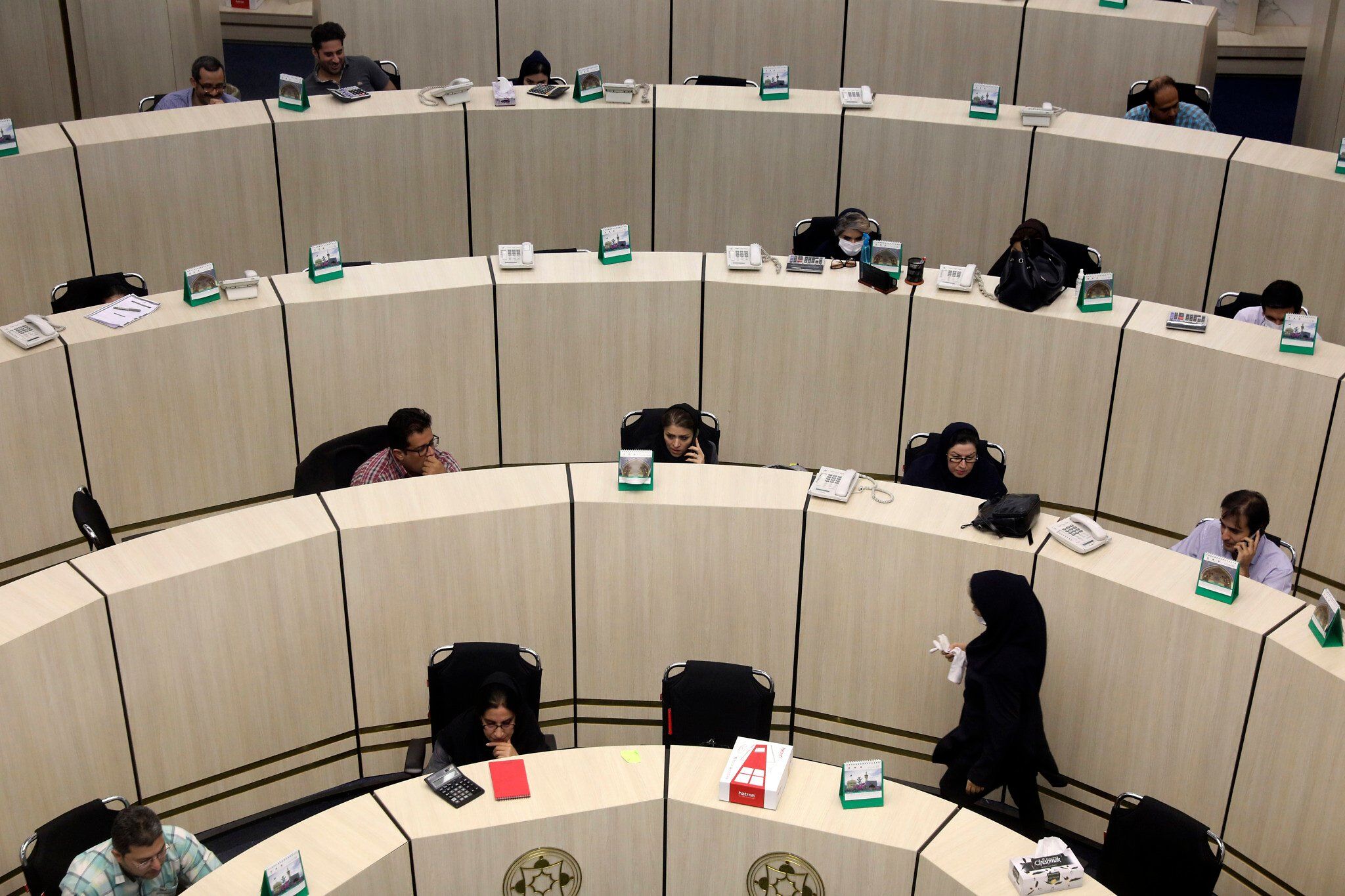 پیش‌بینی بورس فردا دوشنبه 8 دی 1404