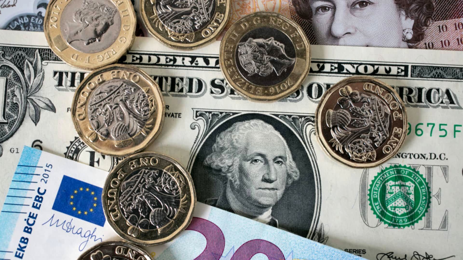 قیمت دلار، یورو و پوند امروز دوشنبه ۸ دی 1404/افزایش قیمت دلار و یورو+ جدول