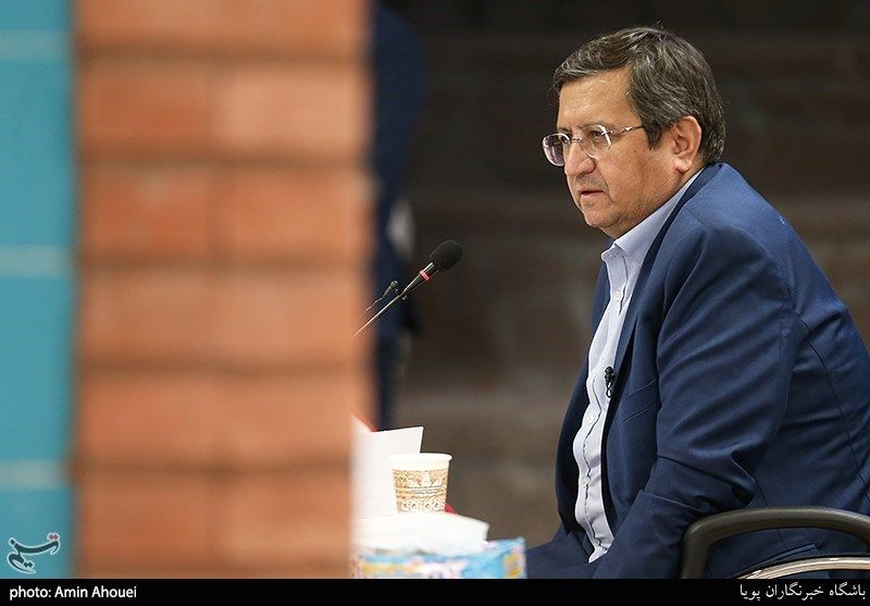 اولین اظهارات همتی بعد از بازگشت به دولت/ به مردم قول می‌دهم بازار ارز به ثبات می‌رسد/ با بانک‌های ناتراز برخورد می‌کنم