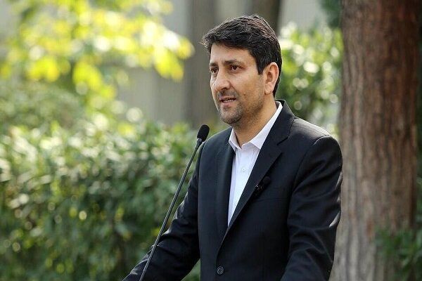 برخی مقامات در رسانه مخالف فیلترینگ‌اند، اما در جلسات نظرشان عوض می‌شود