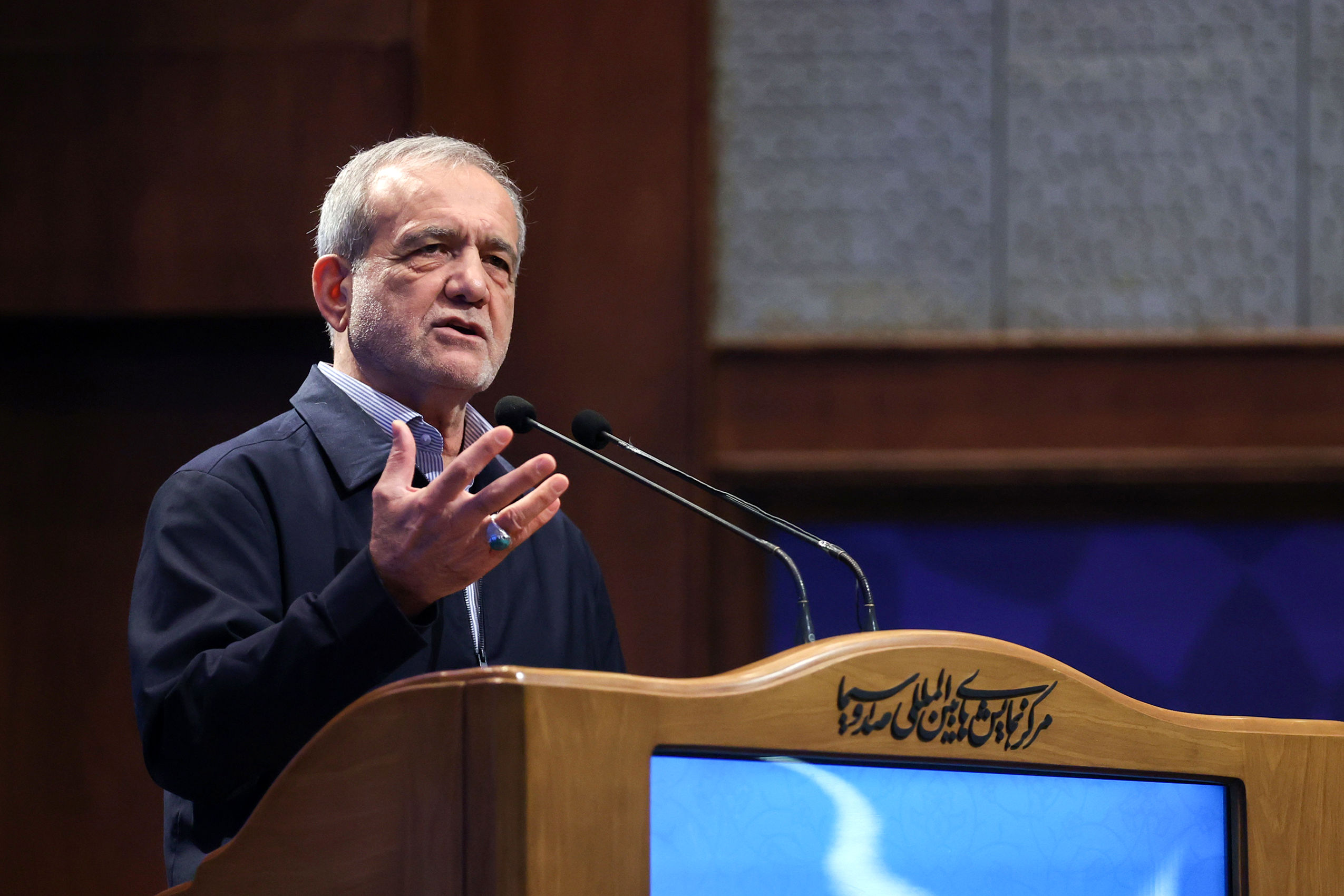 ماجرای تغییر رئیس بانک مرکزی از زبان پزشکیان + فیلم