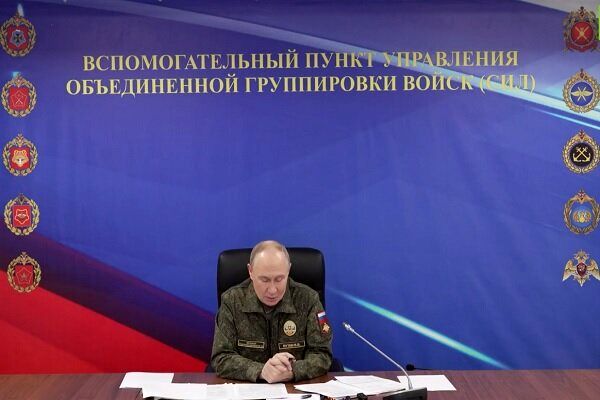 پوتین لباس نظامی به تن کرد/ از همه جهات بر نظامیان اوکراین فشار وارد می‌کنیم