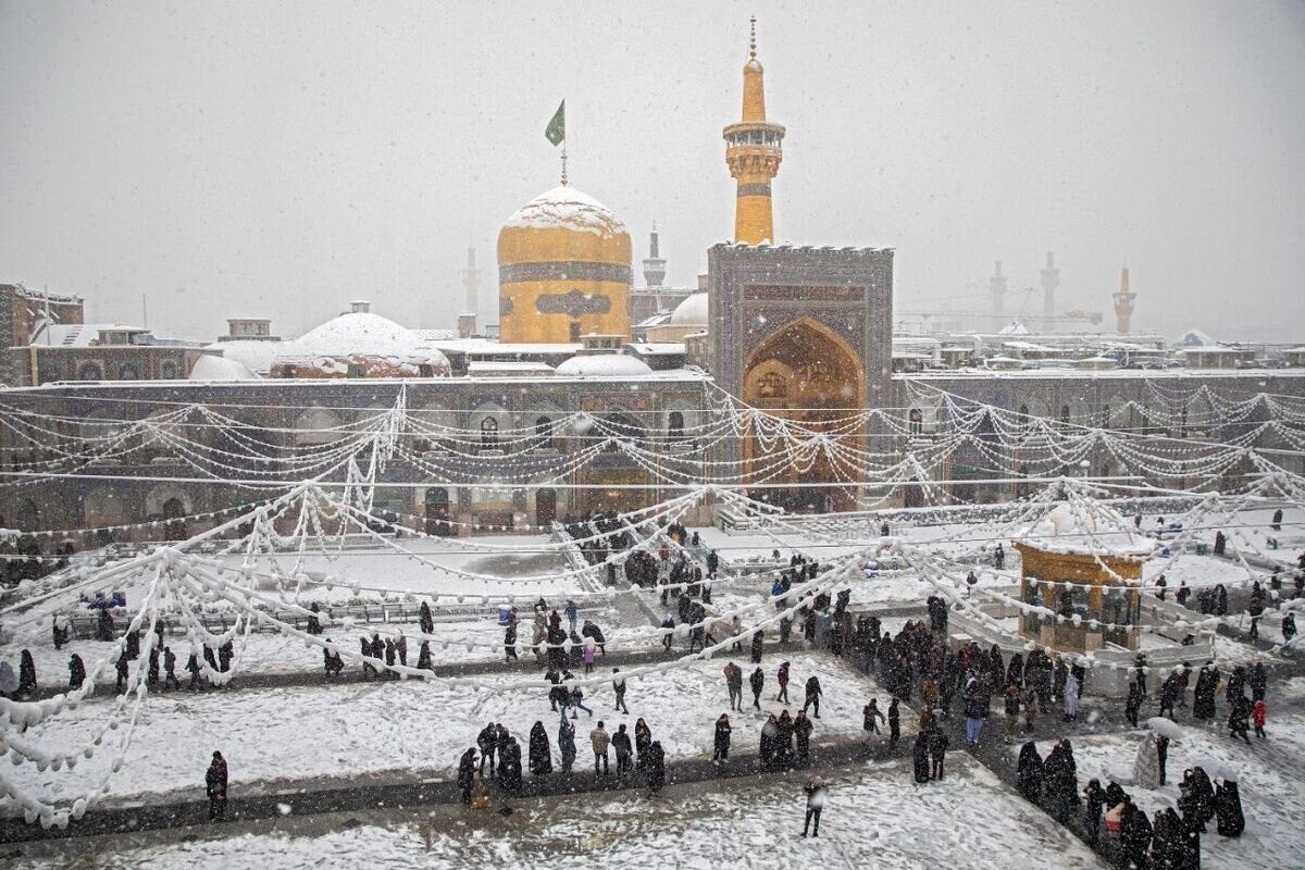 حرم رضوی برف‌پوش شد + فیلم