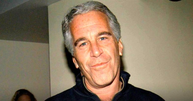 افشای مدرک تازه علیه اپستین/ سرقت و فروش عکس‌های دختران زیر سن قانونی+ عکس
