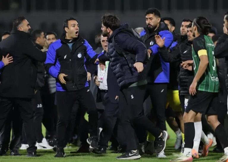 ادعای باشگاه استقلال درباره ضرب و شتم مربی آبی‌ها پس از پایان بازی+ عکس