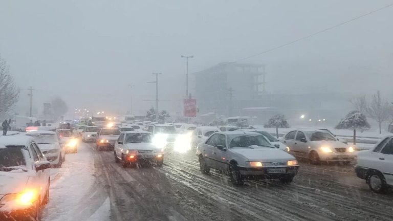 بارش برف زنجان را سفیدپوش کرد+ فیلم