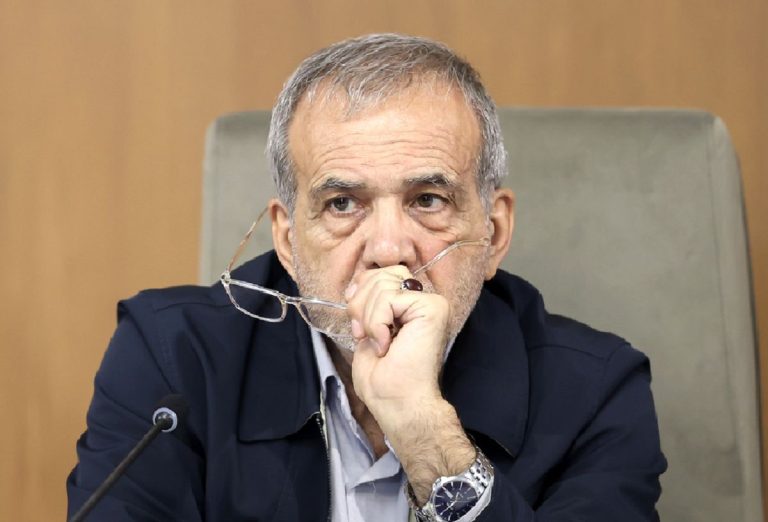 قیمت طلا و دلار پرواز کرد / آقای پزشکیان چه می‌کنید؟