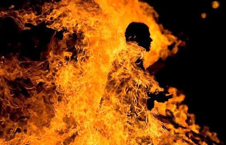 خودسوزی یک مرد مقابل دادگستری کرج/ علت حادثه چه بود، پرونده مهریه‌ یا دعوای ملکی؟