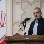 حرکات عجیب مسعود پزشکیان هنگام سخنرانی / وقتی آلرژی پاپیچ رئیس جمهور شد + عکس