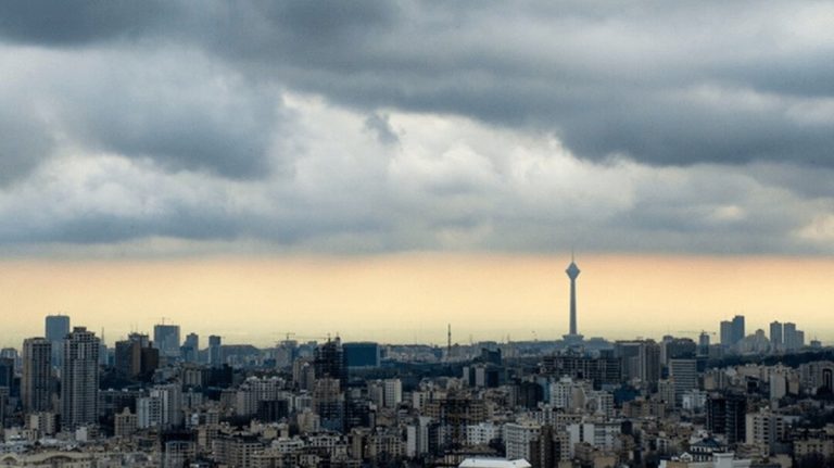 معمای آسمان تهران / علت نباریدن ابرها در آسمان تهران اعلام شد