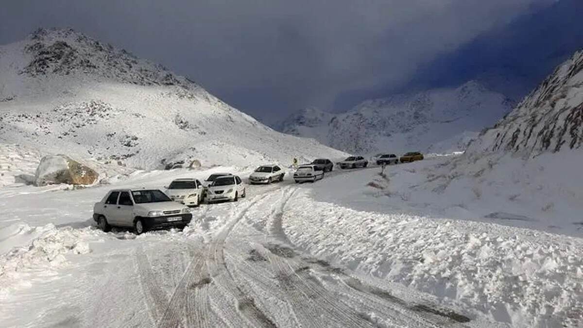 بارش سنگین برف و باران در سراسر کشور / ۲۲ محور مواصلاتی مسدود شد