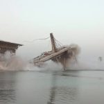 فروریختن یک پل در هرمزگان هنگام عبور کامیون+ فیلم