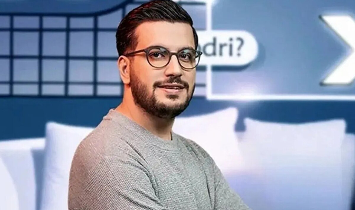 رونمایی امیرحسین قیاسی از همسرش برای اولین بار / ژست عاشقانه در مراسم حافظ + فیلم