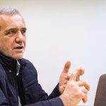 پزشکیان اشک استاد دانشگاه اصفهان را درآورد! + فیلم