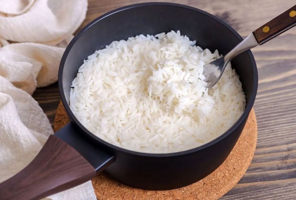 نیم‌دانه‌ای که با گرانی برنج قد کشید/ برنج نیم‌دانه سر از سفره مردم درآورد