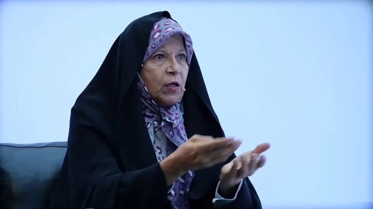 فائزه هاشمی جنجال آفرید / از افشاگری درباره زندان زنان تا کاپشن آمریکایی + فیلم