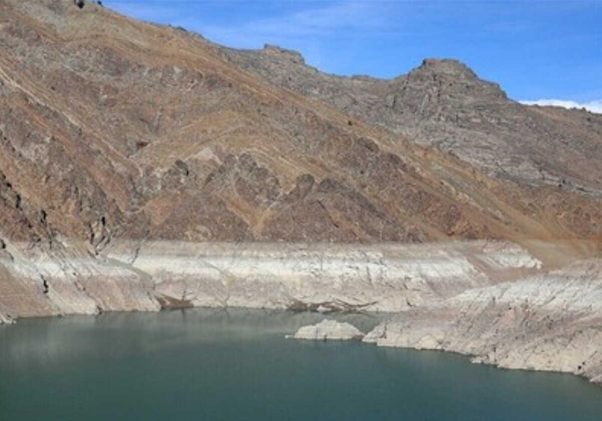 آخرین وضعیت ورودی و خروجی سد کرج/ بیش از ۹۷ درصد از مخزن سد خالی شد