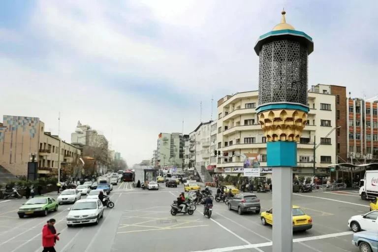 نصب پیغام جنگی در سطح شهر تهران+ عکس