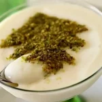 آموزش تهیه فرنی سیب برای روز‌های سرد زمستان+ فیلم