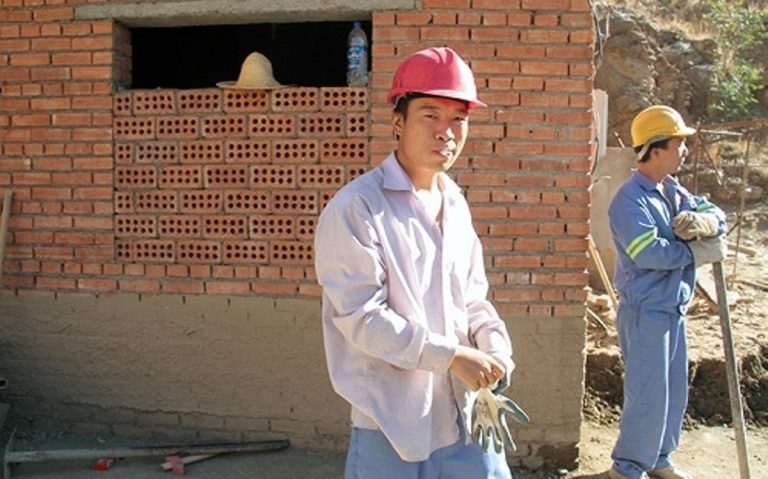 نرخ صدور و تمدید پروانه کار اتباع خارجی مشخص شد/ اعلام جزییات