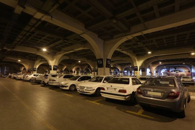 مشکل جای پارک در تهران حل شدنی است؟ / پایتخت ۱.۵ میلیون پارکینگ کم دارد