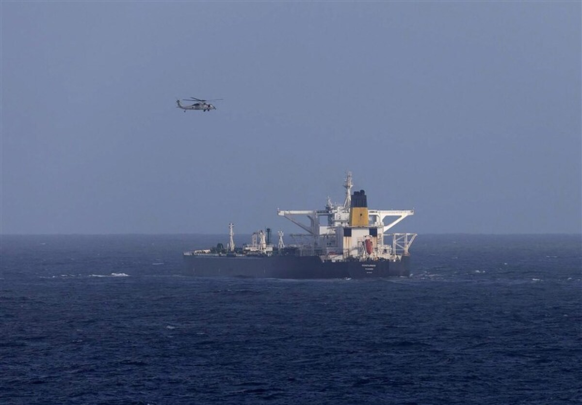 توقیف یک نفت‌کش خارجی در خلیج فارس+ فیلم