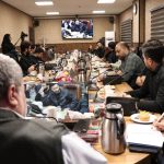 حضور محسن افشانی در یک جلسه دولتی سوژه شد+ عکس