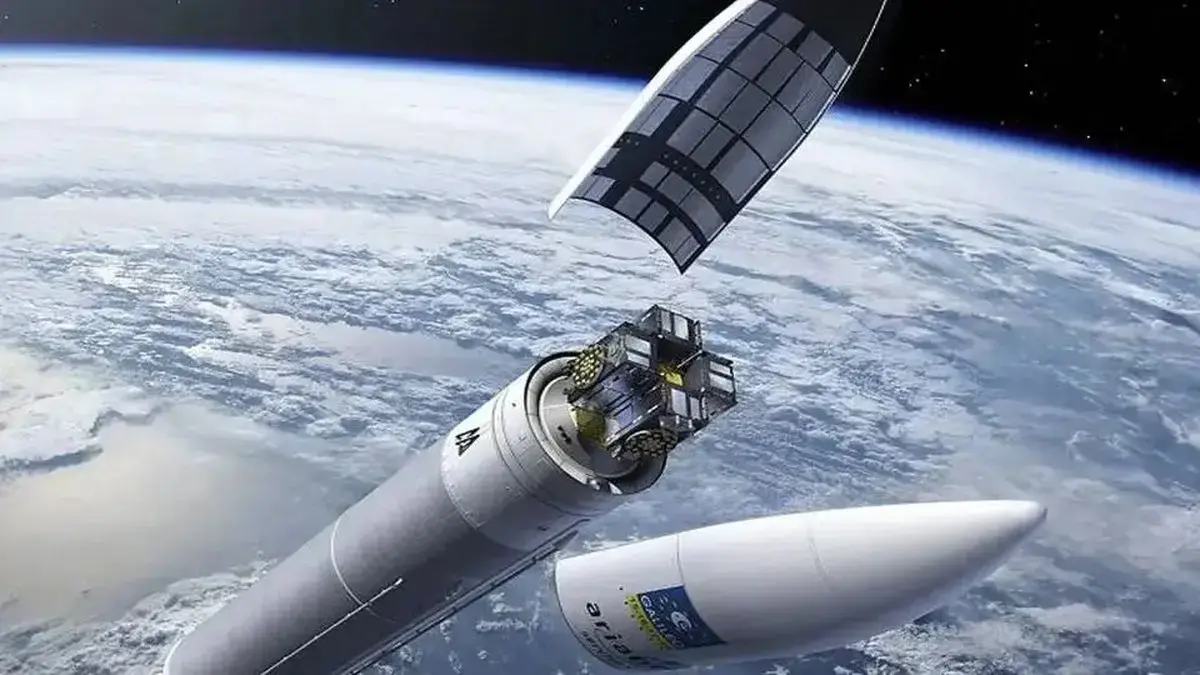 لحظه حرکت ماهواره‌های ایران به‌سوی سکوی پرتاب در روسیه+ فیلم