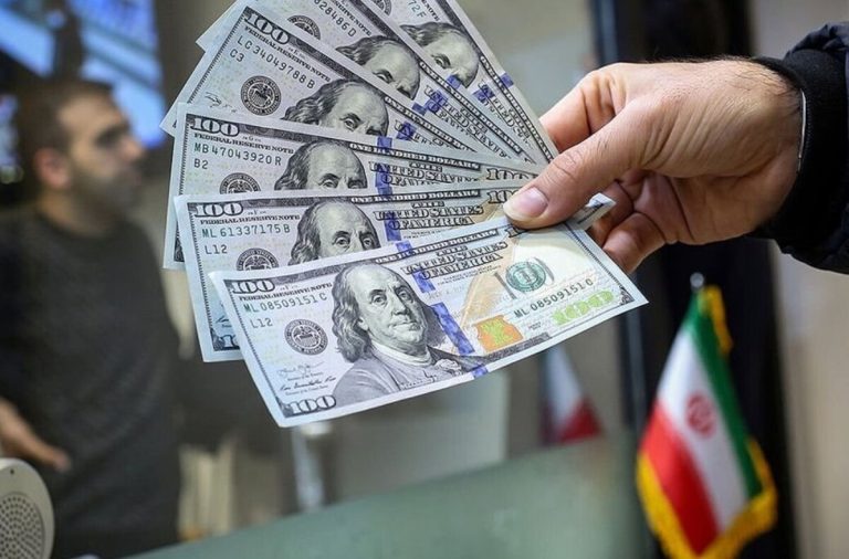 فوری؛ افزایش شبانه قیمت دلار بازار آزاد ۶ دی ۱۴۰۴ / دلار ۸ هزارتومان گران شد!
