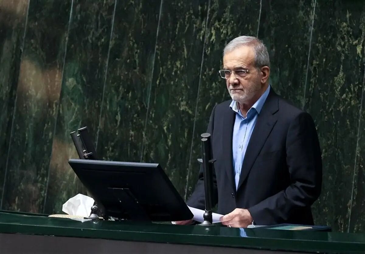 چرا ۶ میلیارد دلار از ارز را صرف واردات بنزین کنیم؟ / مردم در سختی معیشت قرار دارند