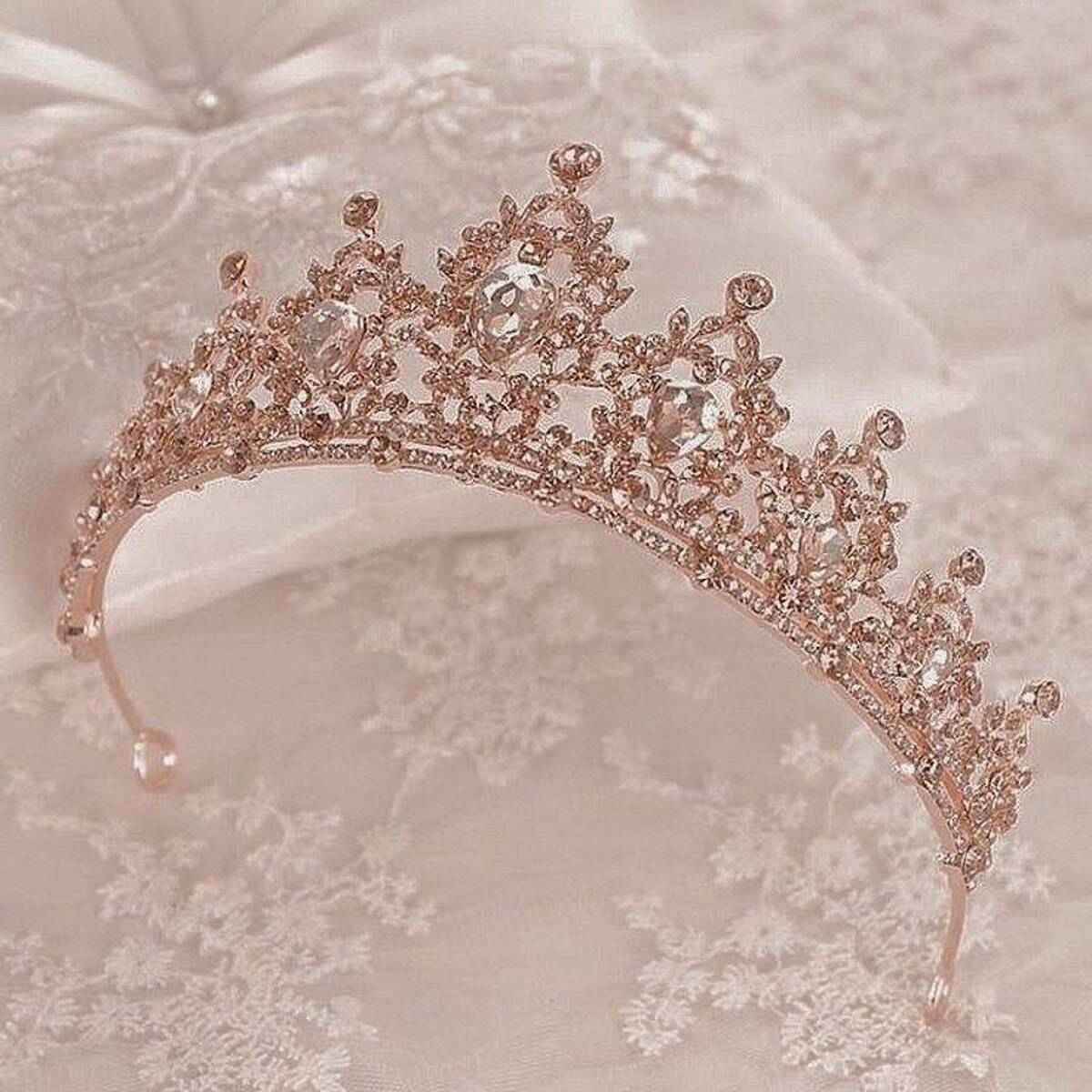 زیباترین زن سال ۲۰۲۵ معرفی شد/ غوغای رزی پارک در میان فهرست جهانی ۱۰۰ نفره + عکس