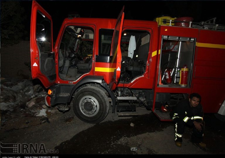 آتش‌سوزی برج مسکونی 20 طبقه دهکده المپیک/ نجات 10 نفر + فیلم