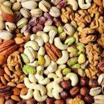 مقایسه قیمت‌ها از شب یلدای ۱۴۰۳ تا یلدای ۱۴۰۴/ نرخ شیرینی و آجیل در بازار یلدایی چند؟