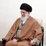 دیدار رهبر انقلاب اسلامی با خانواده یک شهید مسیحی در آستانه سال نوی میلادی +فیلم